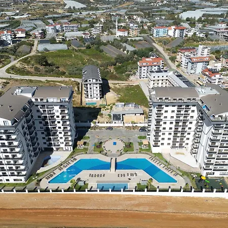 Sifir Muhtesem Havuzlu Aileye Oezel 1e1 Rezidans 公寓式酒店 阿拉尼亚