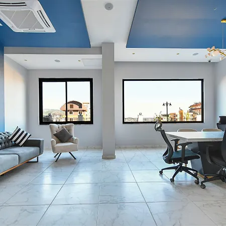 Sifir Muhtesem Havuzlu Aileye Oezel 1e1 Rezidans 3* Alanya