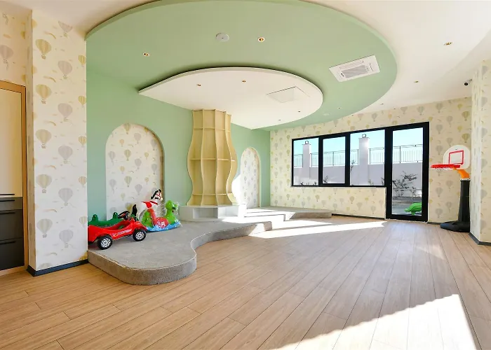 Sifir Muhtesem Havuzlu Aileye Oezel 1e1 Rezidans Apart-hotel