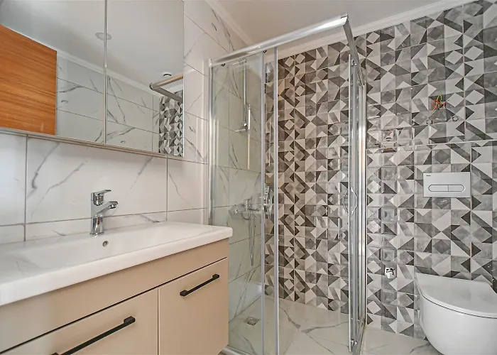 Sifir Muhtesem Havuzlu Aileye Oezel 1e1 Rezidans Apart-hotel Alanya