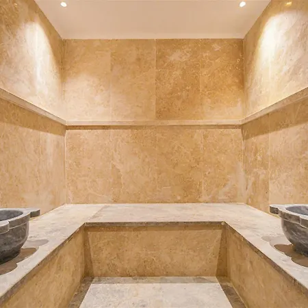 Sifir Muhtesem Havuzlu Aileye Oezel 1e1 Rezidans Alanya